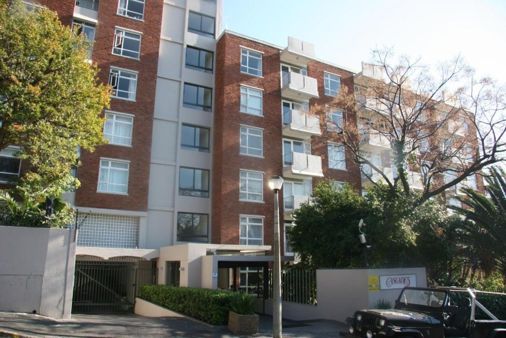 Hotel Cascades 609 & 706